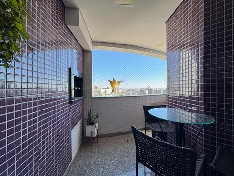 Apartamento à venda em Maringá, Zona 07, com 3 quartos, com 77 m², Edifício Saint Antoine