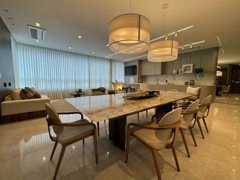 Apartamento à venda em Maringá, Zona 01, com 3 suítes, com 245 m², MAGNIFIQUE RESIDENCE