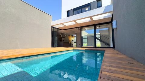 Casa à venda em Maringá, Chácaras Aeroporto, com 4 suítes, com 287 m²